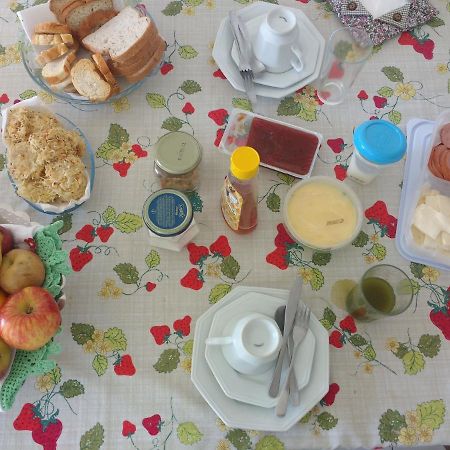 Um Quarto Em Casa Agradavel Pereque Εξωτερικό φωτογραφία