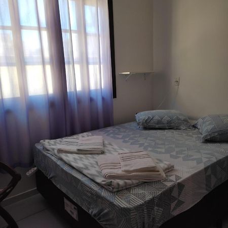 Um Quarto Em Casa Agradavel Pereque Εξωτερικό φωτογραφία