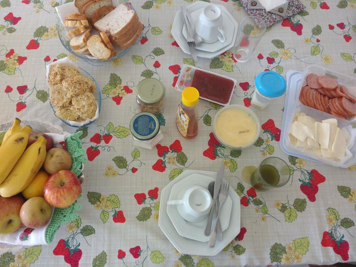 Um Quarto Em Casa Agradavel Pereque Εξωτερικό φωτογραφία