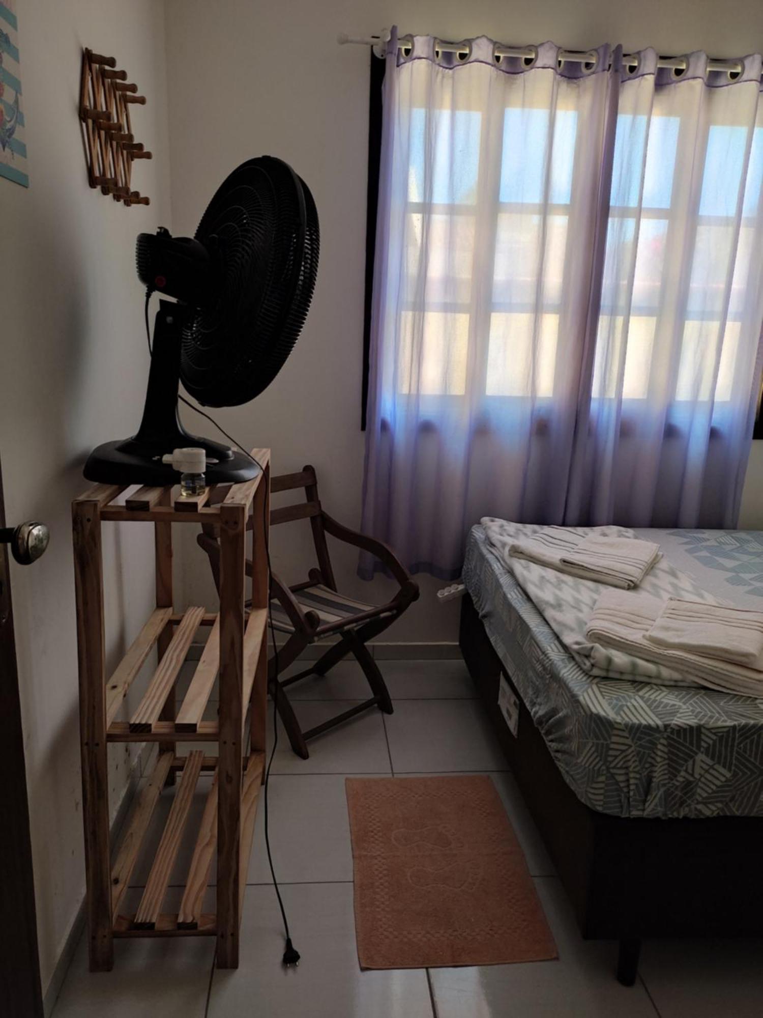 Um Quarto Em Casa Agradavel Pereque Εξωτερικό φωτογραφία