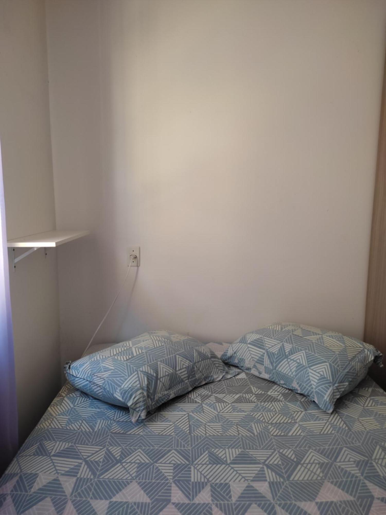 Um Quarto Em Casa Agradavel Pereque Εξωτερικό φωτογραφία